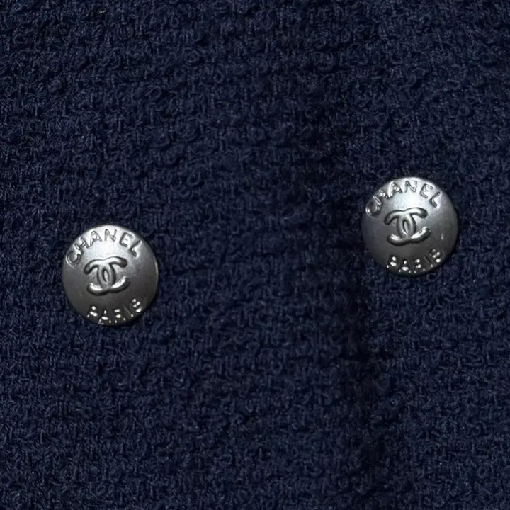 [BUNJANG] Chanel 97AW Coco Button Tweed Skirt / 샤넬 97AW 코코버튼 트위드 스커트