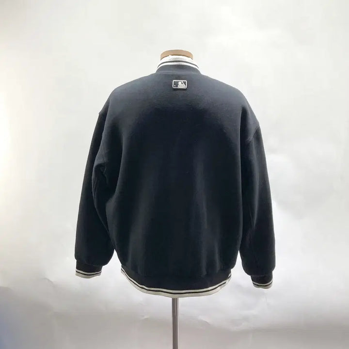[BUNJANG] MLB Neoprene Baseball Jumper - Black, Size M / MLB 공용 네오플렌 베이스볼점퍼 M 영구제 중고장터