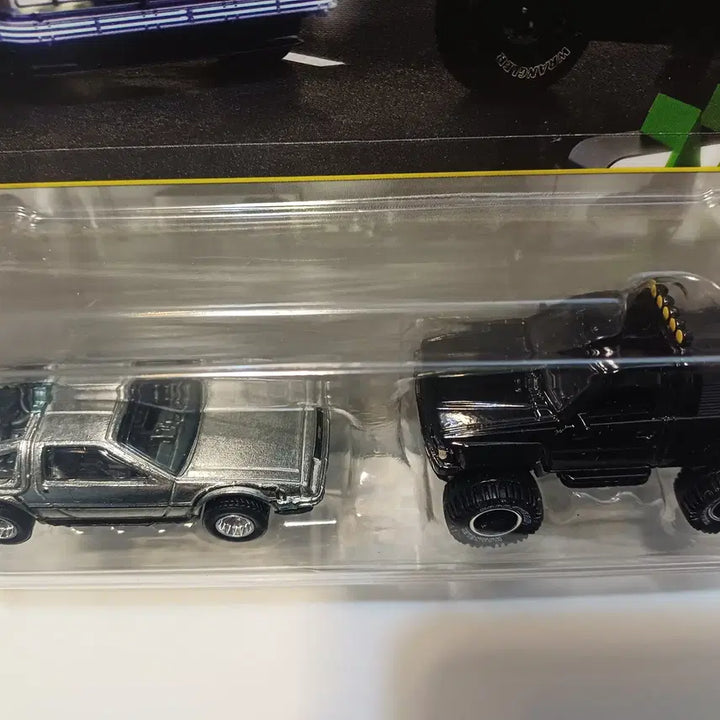 [BUNJANG] Hot Wheels Back to the Future DeLorean Time Machine &amp; Toyota Pickup Truck 2-Pack / 핫휠 백투더퓨처 드로리안타임머신+토요타픽업트럭 2팩 레어템 미개봉 새상품