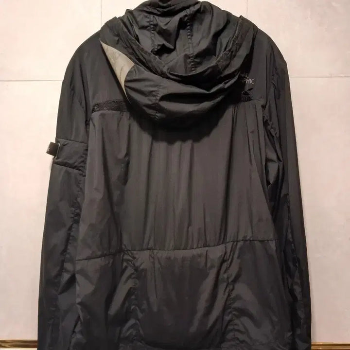 [SOLD OUT] 내셔널지오그래픽 정품 여성 바람막이 S (90) 사이즈