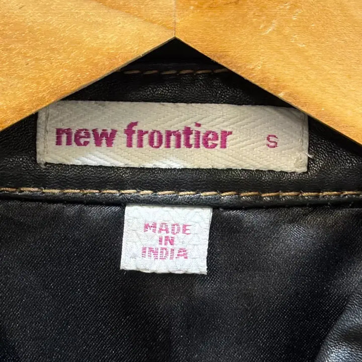 [BUNJANG] New Frontier Floral Embroidered Leather Jacket / [S] New Frontier 빈티지 천연가죽 자켓 골드 자수 6.9
