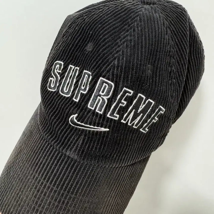 [SOLD OUT] 나이키 슈프림 코듀로이 볼캡