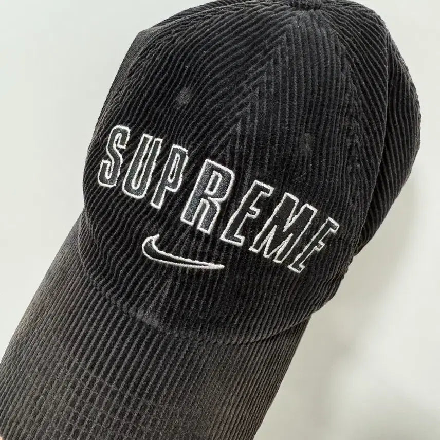 [SOLD OUT] 나이키 슈프림 코듀로이 볼캡