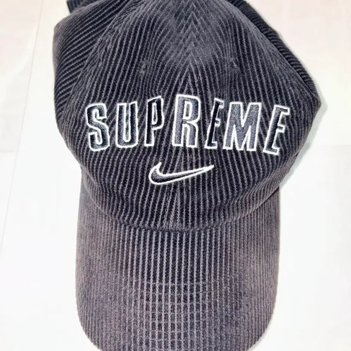 [SOLD OUT] 나이키 슈프림 코듀로이 볼캡