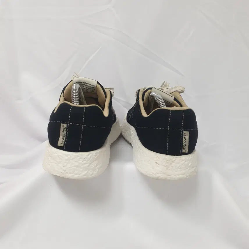 [SOLD OUT] 빈티지하서 240 르무통 메이트 메리노 울 블랙 스니커즈