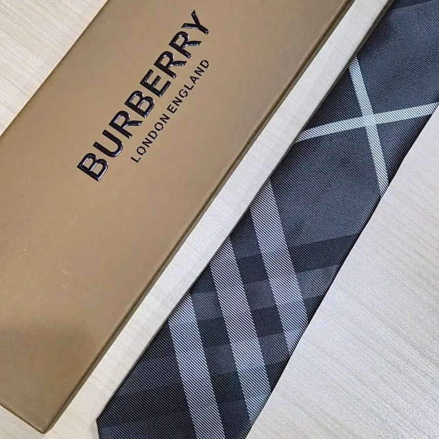 [BUNJANG] Burberry Check Necktie (Gray) / {재오픈특가}버버리 BURBERRY 체크 넥타이(그레이)