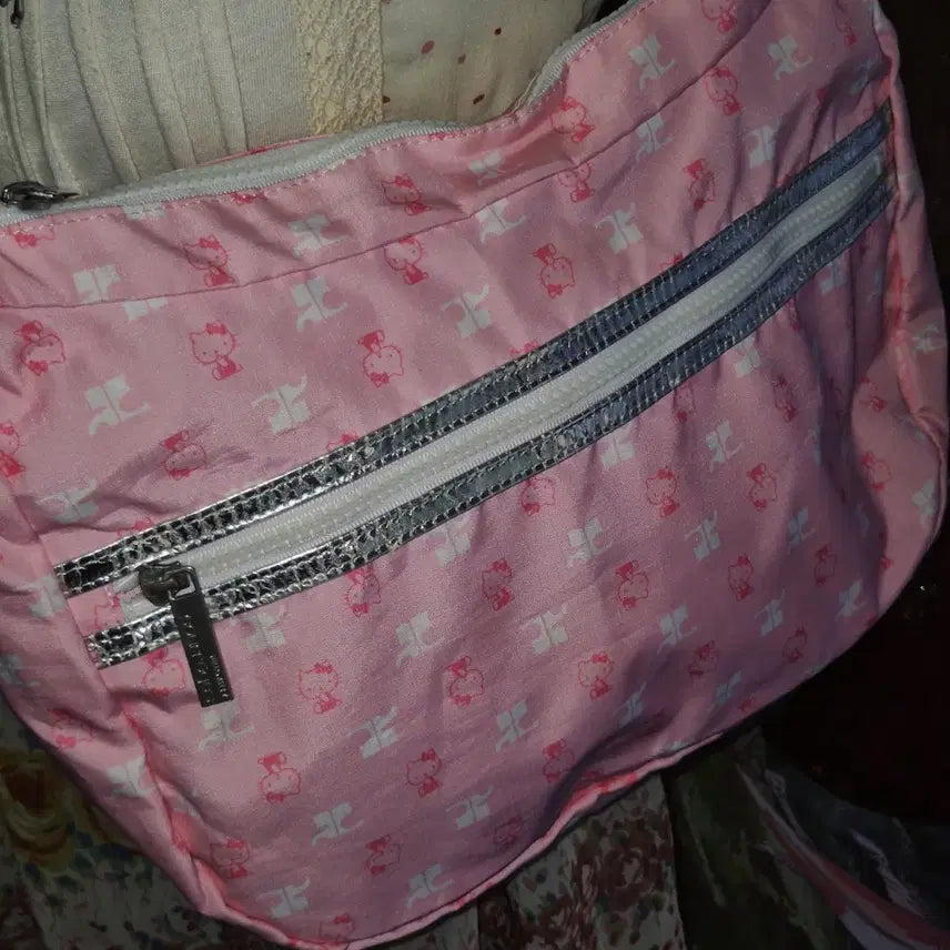 [BUNJANG] Courrèges x Hello Kitty Pink Nylon Ribbon 2-Way Bag / 09s 꾸레쥬 x 키티 핑크 나일론 리본 2way백