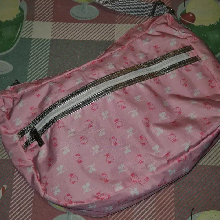 [BUNJANG] Courrèges x Hello Kitty Pink Nylon Ribbon 2-Way Bag / 09s 꾸레쥬 x 키티 핑크 나일론 리본 2way백