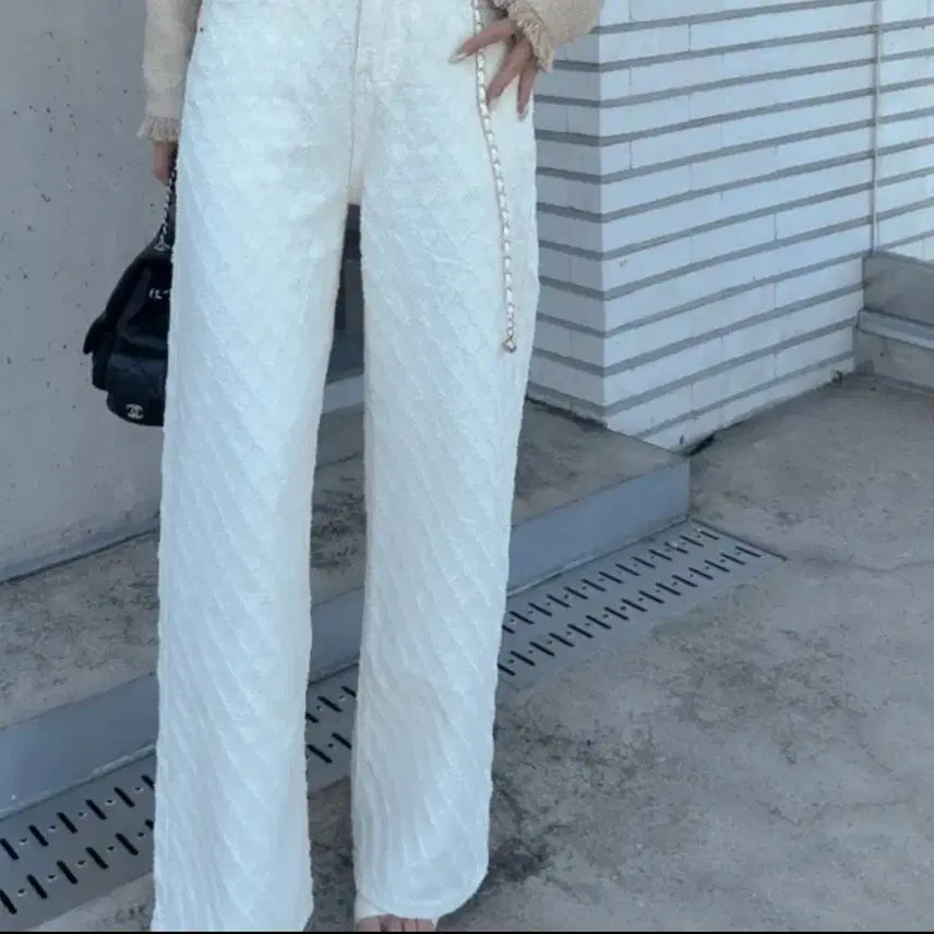 [BUNJANG] Diamond Quilted Wide White Denim Pants / 다이아 퀄팅 수술 와이드 화이트 데님 팬츠