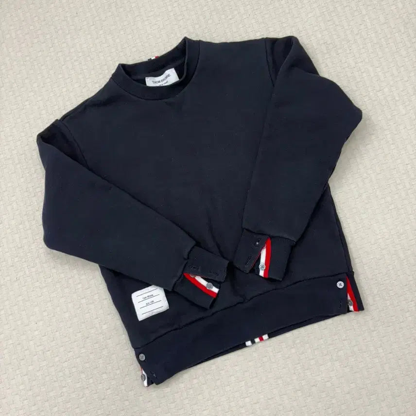 [SOLD OUT] 톰브라운 백삼선 네이비 맨투맨