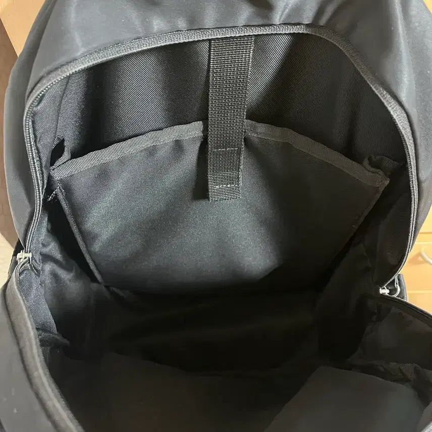 [SOLD OUT] 아이띵소 직장인 블랙 백팩