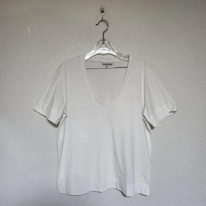 [SOLD OUT] 가니 브이넥 티셔츠 M