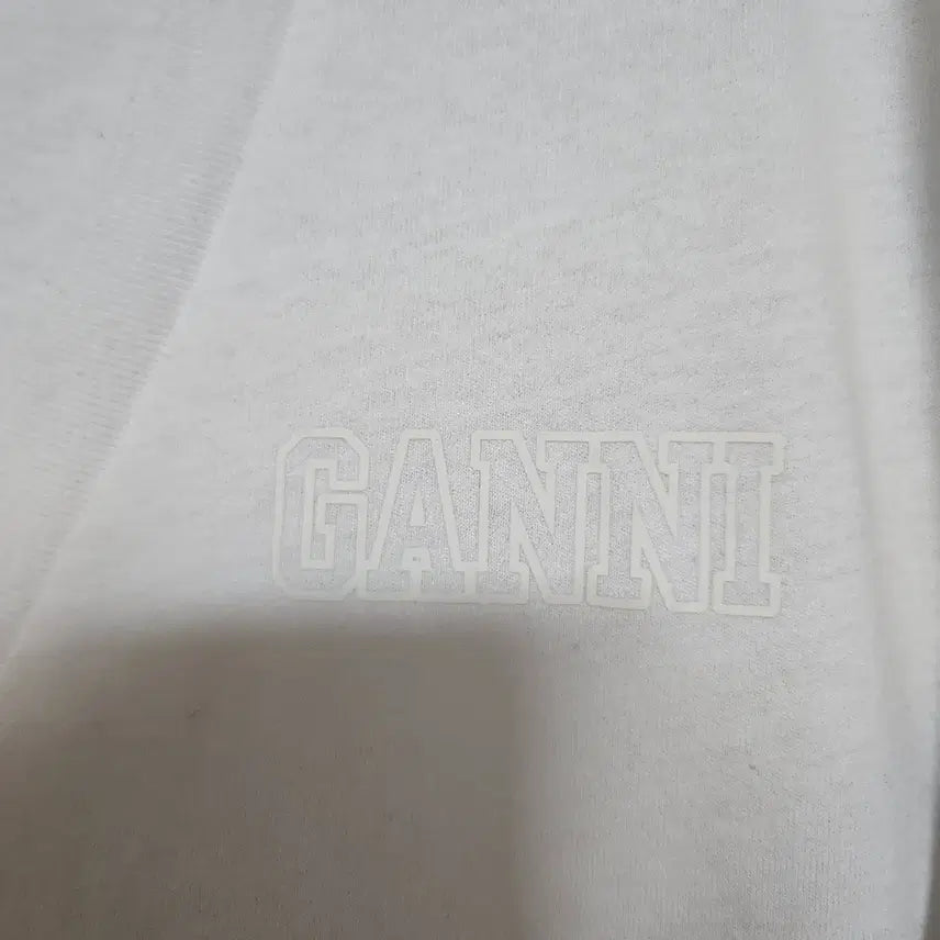 [SOLD OUT] 가니 브이넥 티셔츠 M