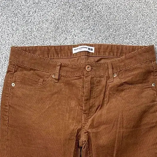 [BUNJANG] Uniqlo Brown Corduroy Bootcut Pants / 유니클로 브라운 부츠컷 코듀로이 팬츠 69
