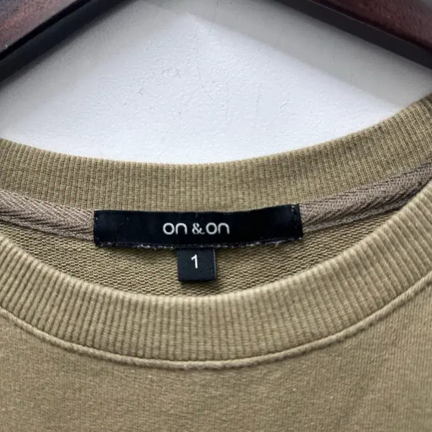 [BUNJANG] On&amp;On Floral Print Sweatshirt / [만원 아라비아빈티지]온앤온 플로랄 프린트 맨투맨티 1
