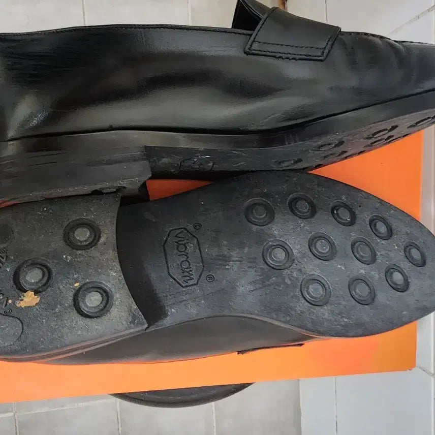 [BUNJANG] Josepht Daniel Loafer 270 Black / 조셉트 다니엘 로퍼 270 블랙