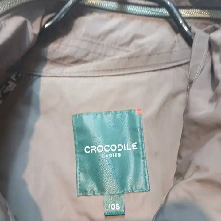 [BUNJANG] Crocodile Ladies Trench Coat 105 / 크로커다일 레이디스 트렌치 코트 105