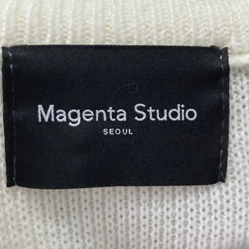 [BUNJANG] Magenta Studio Unisex V-Neck Knit Sweater / 마젠타스튜디오 공용 브이넥 니트 F 영구제 중고장터