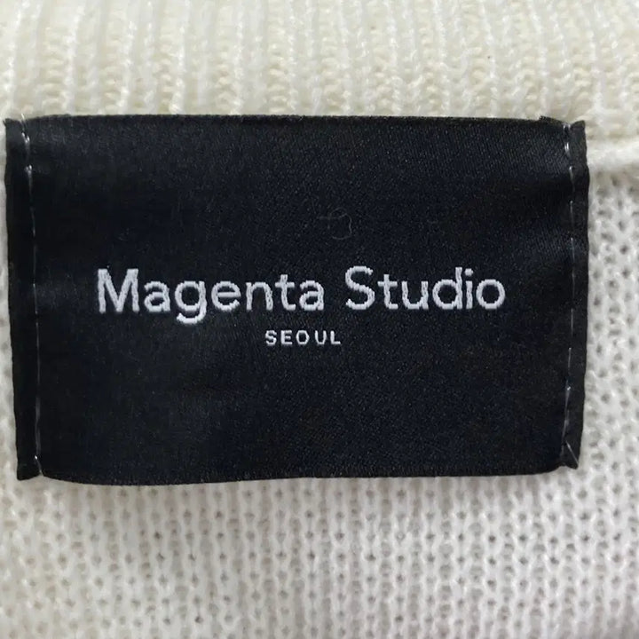 [BUNJANG] Magenta Studio Unisex V-Neck Knit Sweater / 마젠타스튜디오 공용 브이넥 니트 F 영구제 중고장터