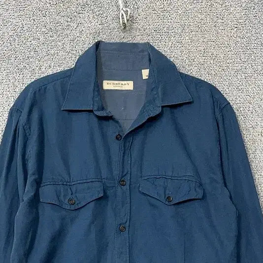 [BUNJANG] Burberry London Two-Pocket Casual Navy Shirt M / 버버리 런던 투포켓 캐주얼 네이비 셔츠 M