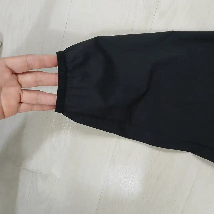 [SOLD OUT] 디스커버리 한겹 바람막이 정품 110