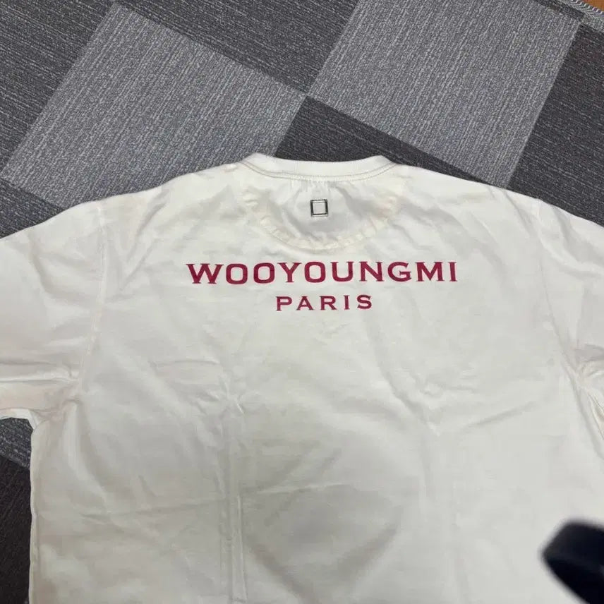 [BUNJANG] Wooyoungmi Ivory Logo Short Sleeve T-shirt / 우영미 레드 백로고 티셔츠 아이보리 48