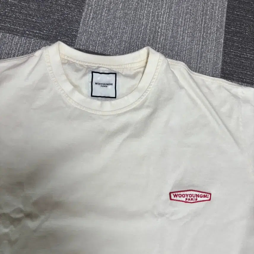 [BUNJANG] Wooyoungmi Ivory Logo Short Sleeve T-shirt / 우영미 레드 백로고 티셔츠 아이보리 48