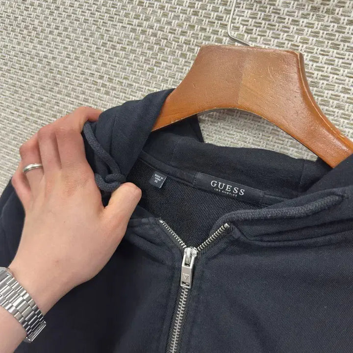 [BUNJANG] Guess Casual Printed Logo Hoodie Zip-up XL / 게스 캐주얼 프린팅로고 후드집업 XL A09174