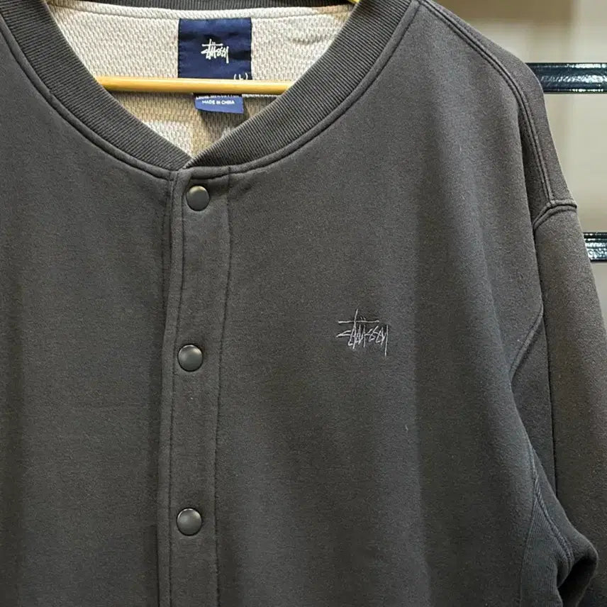 [BUNJANG] Stussy Pigment Dyed Snap Button Sweat Cardigan / [L] 스투시 Stussy 스냅버튼 스웨트 카디건 차콜 피그먼트 9.5