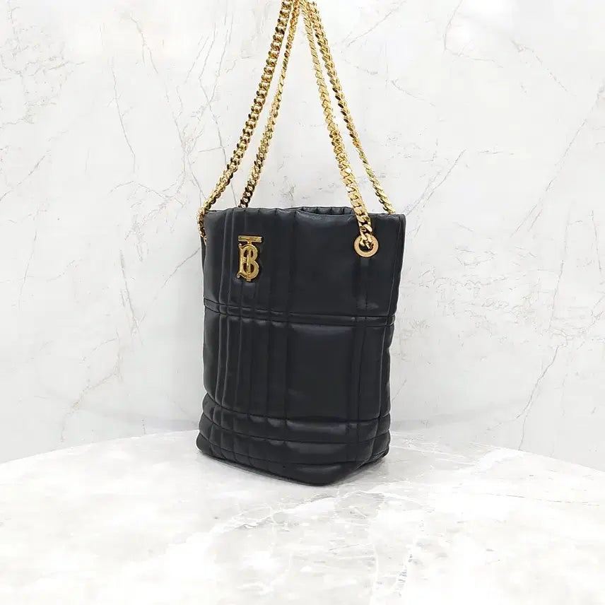 [SOLD OUT] 버버리 퀄티드 레더 롤라 스몰 TB 버킷백 8046232