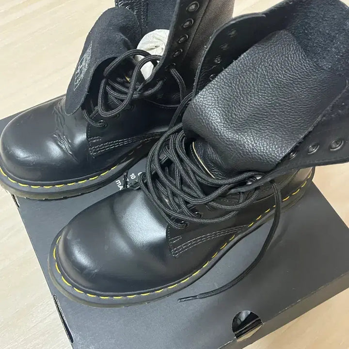 [BUNJANG] Dr. Martens MM6 Leather Boots / 닥터마틴 x mm6 260(uk7) 팝니다