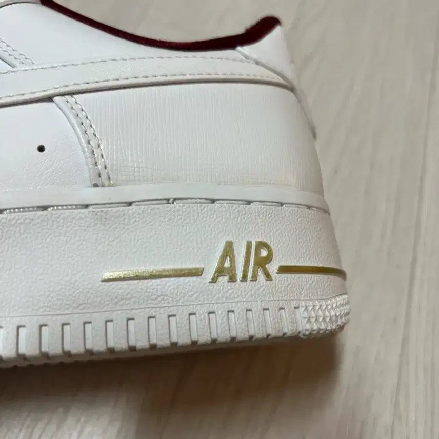 [BUNJANG] Nike Air Force 1 Low White Burgundy Gold Charms Limited Edition / 나이키 에어포스 1 로우 화이트 버건디 골드 참 (시즌한정)