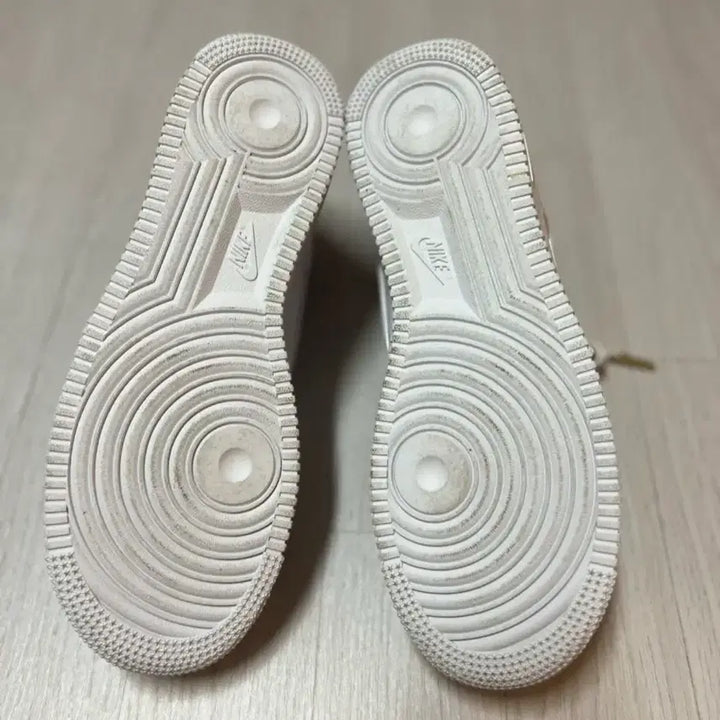 [BUNJANG] Nike Air Force 1 Low White Burgundy Gold Charms Limited Edition / 나이키 에어포스 1 로우 화이트 버건디 골드 참 (시즌한정)