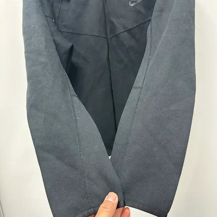 [BUNJANG] Nike Tech Fleece Black Hoodie Zip-up / [만원 아라비아빈티지]나이키 테크 플리스 블랙 후드 집업 105