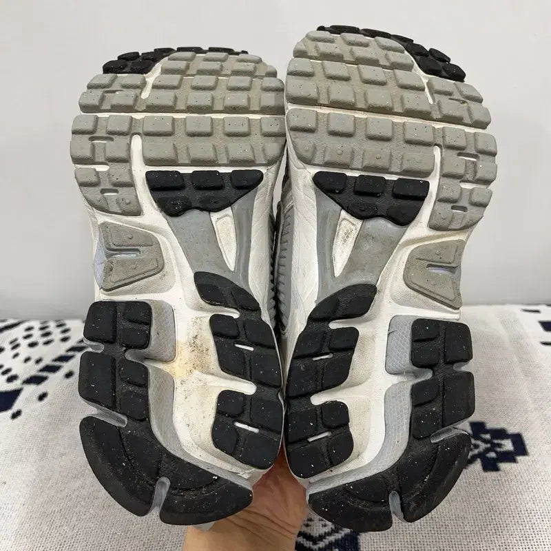 [BUNJANG] Nike Zoom Vomero 5 Sneakers 230 / 나이키 줌 보메로 5 스니커즈 운동화 230 X00009