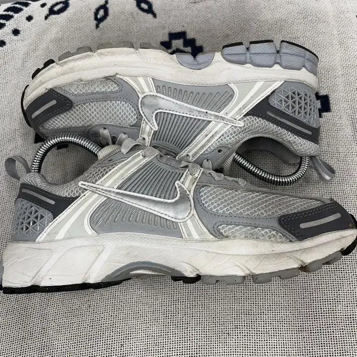 [BUNJANG] Nike Zoom Vomero 5 Sneakers 230 / 나이키 줌 보메로 5 스니커즈 운동화 230 X00009