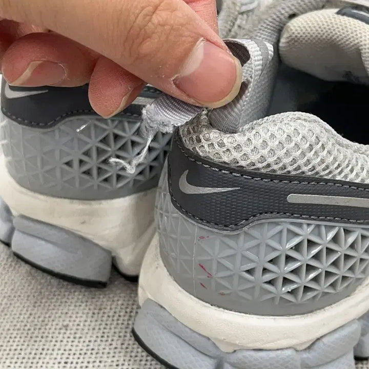 [BUNJANG] Nike Zoom Vomero 5 Sneakers 230 / 나이키 줌 보메로 5 스니커즈 운동화 230 X00009