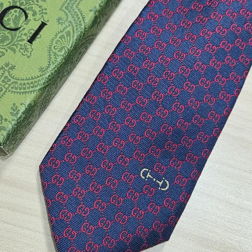 [BUNJANG] Gucci GG Logo Petit Chain Tie / 구찌 GUCCI GG 로고 쁘띠사슬넥타이(버건디+네이비)