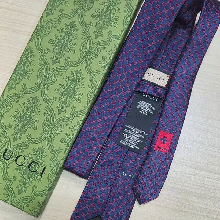 [BUNJANG] Gucci GG Logo Petit Chain Tie / 구찌 GUCCI GG 로고 쁘띠사슬넥타이(버건디+네이비)