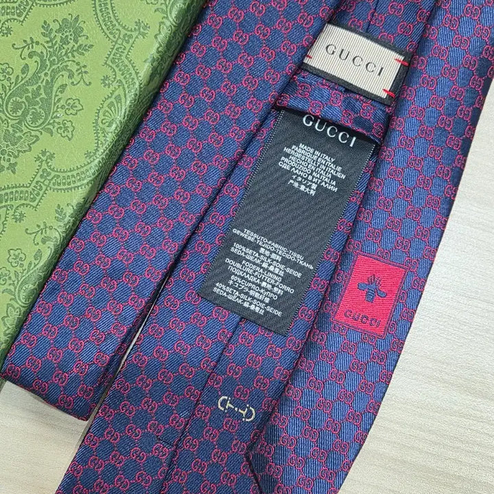 [BUNJANG] Gucci GG Logo Petit Chain Tie / 구찌 GUCCI GG 로고 쁘띠사슬넥타이(버건디+네이비)