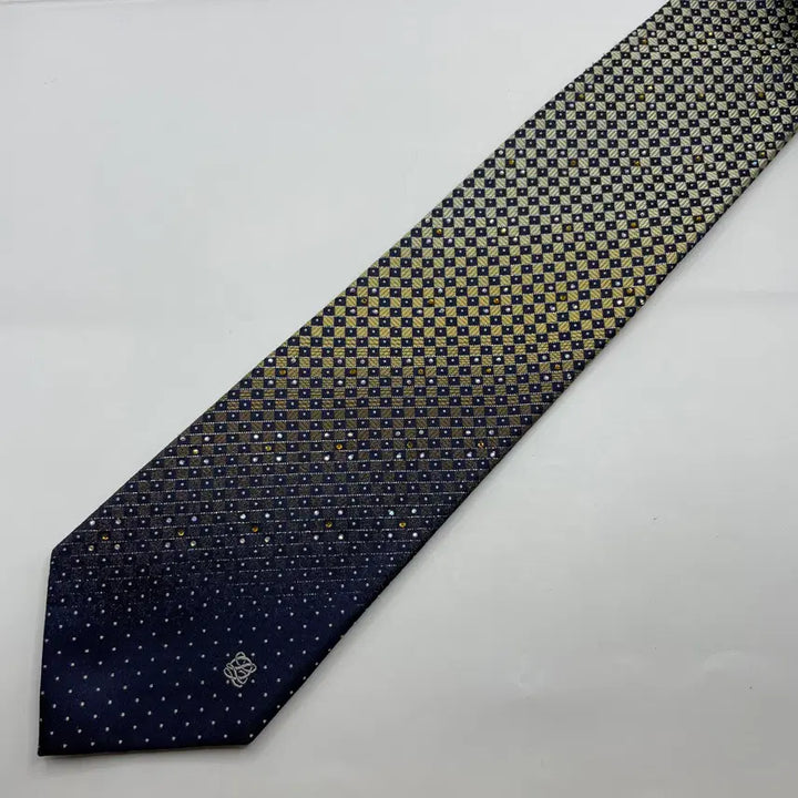 [BUNJANG] Louis Quatorze Patterned Necktie / 루이까또즈 패턴 넥타이