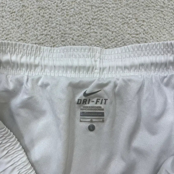 [SOLD OUT] L 나이키 잉글랜드 국대 쇼츠 0414M