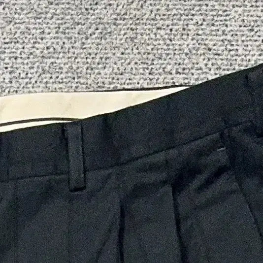 [BUNJANG] Yves Saint Laurent Striped Black Slacks / 입생로랑 스트라이프 블랙 슬랙스 37