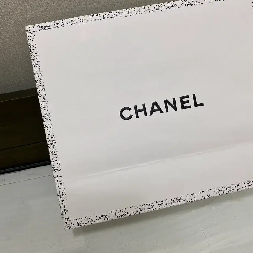 [BUNJANG] Chanel Shopping Bag (22x19x9) / 샤넬 쇼핑백 (22x19x9)