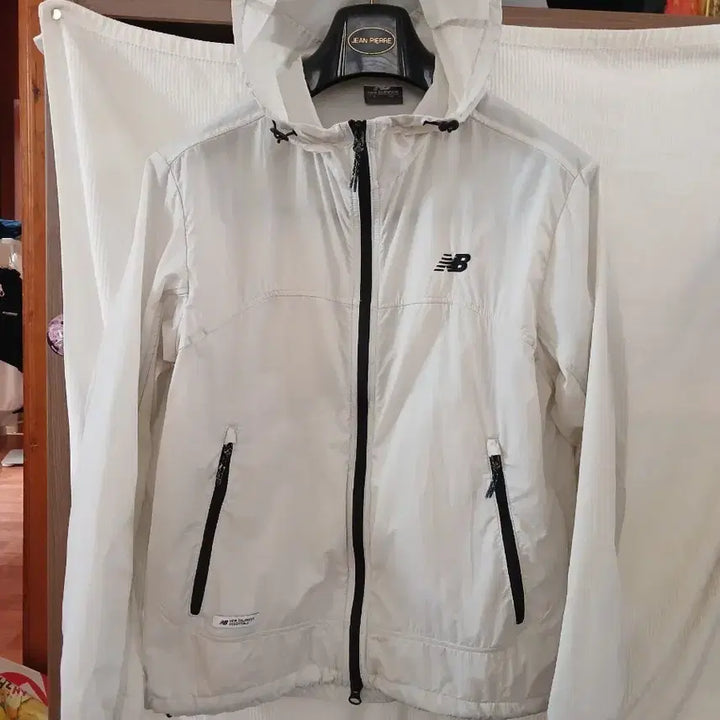 [SOLD OUT] 뉴발란스 화이트 후드 바람막이 95~100