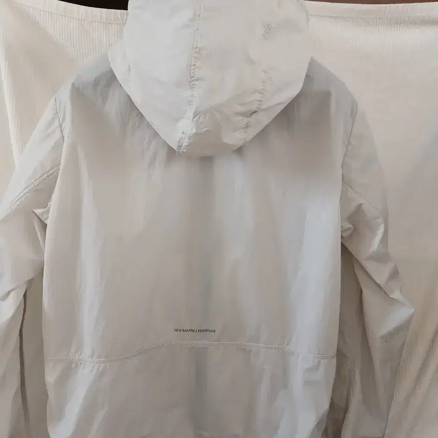 [SOLD OUT] 뉴발란스 화이트 후드 바람막이 95~100