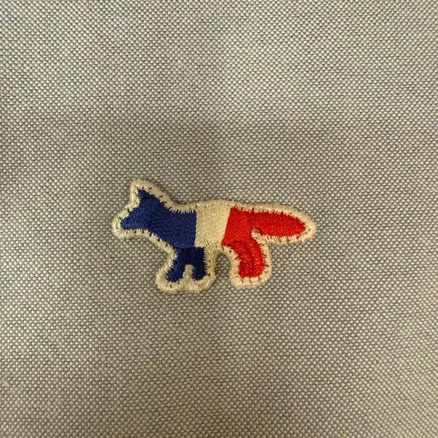 [SOLD OUT] 메종키츠네 폭스 자수 옥스포드 셔츠 하늘색M 가단57총장68