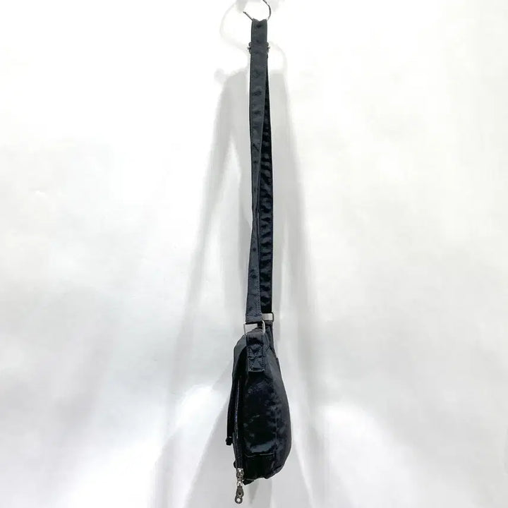 [BUNJANG] Columbia Mini Crossbody Bag - Black / 콜롬비아 미니 크로스백 블랙 영구제 중고장터