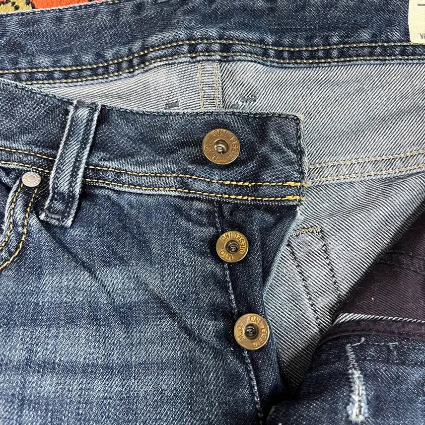 [SOLD OUT] [30] 디젤 빈티지 자티니 부츠컷 플레어 데님 팬츠 중청