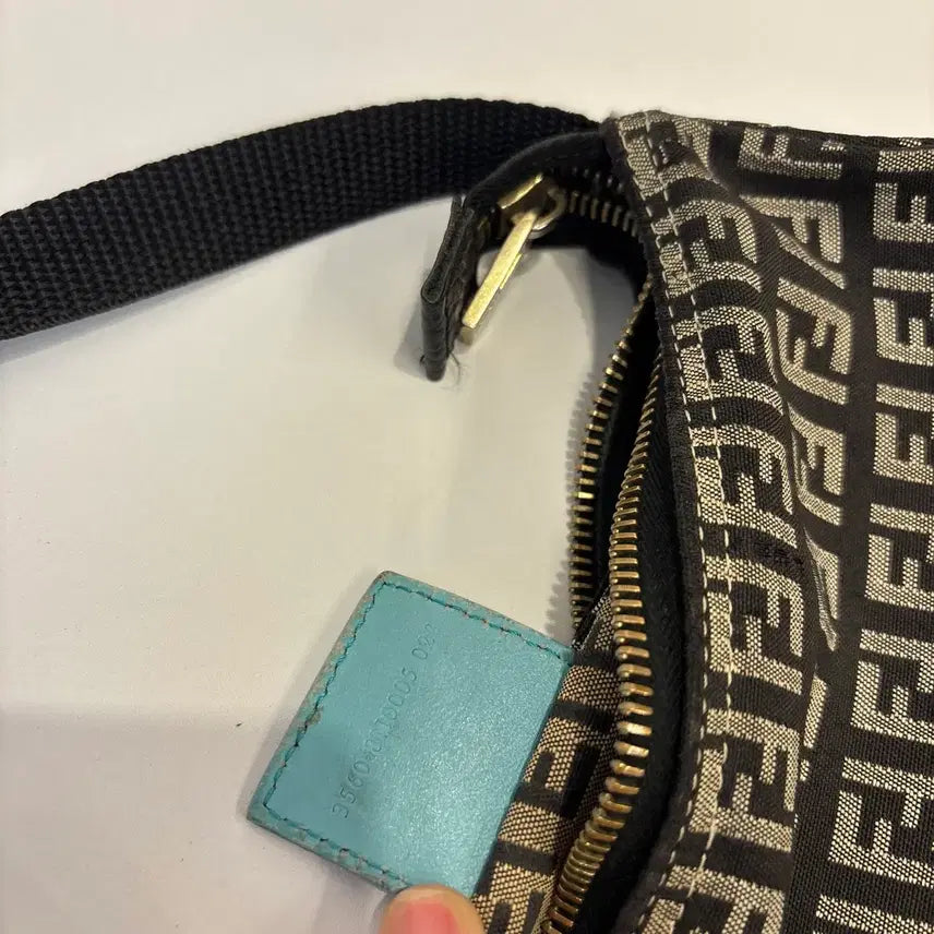 [BUNJANG] Fendi Zucchino Crossbody Bag / 정품 펜디 주카 크로스백